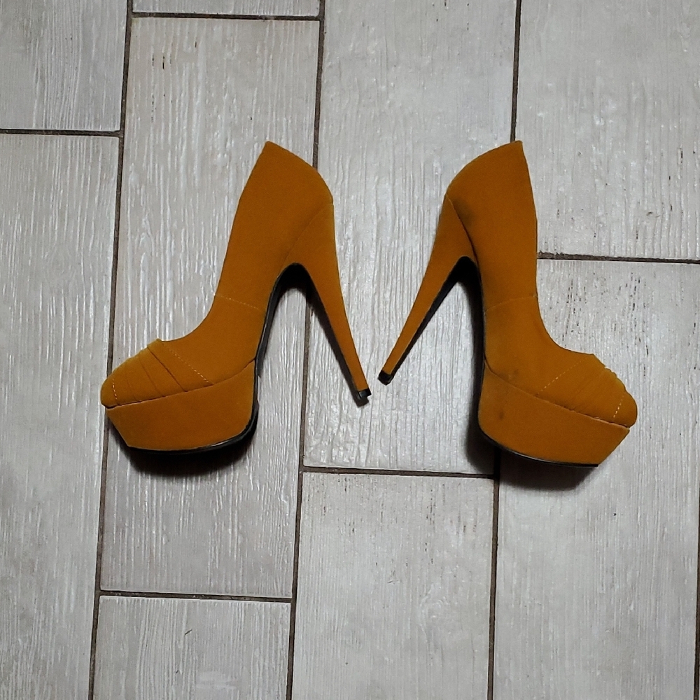 Qupid Women's 7.5 Camel 4 Inch Stiletto Heels - Picture 3 of 4